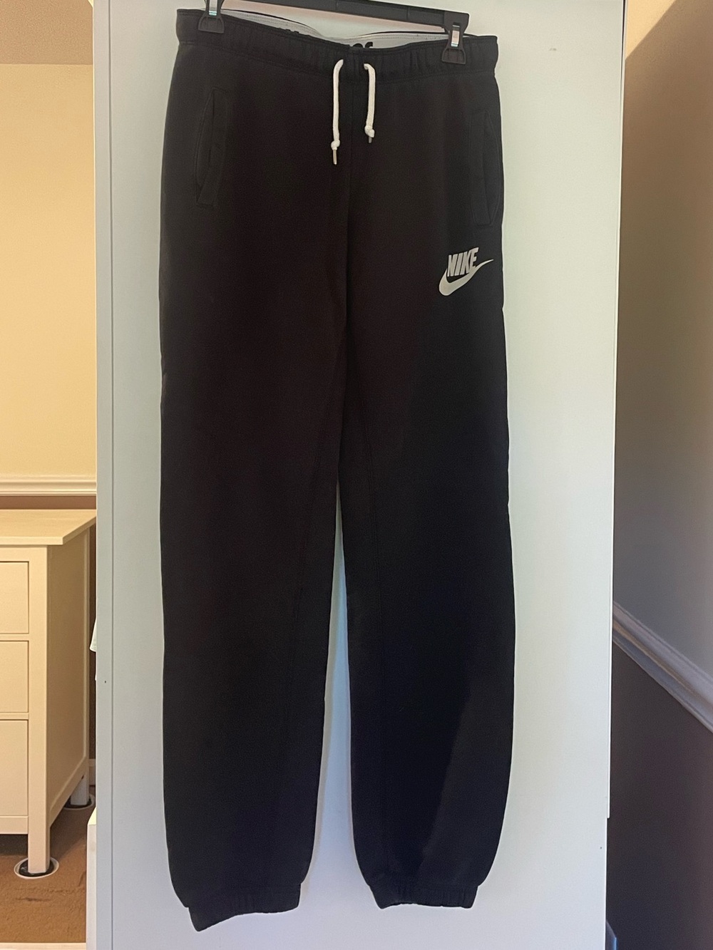 Nike Women’s Small Black Jogger Sweatpants